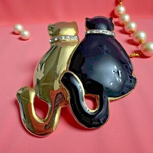Vintage Enamel Cat Brooch – Dual Cats with Rhinestone Collars, 1.5 Inches